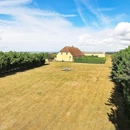 7 Person In Faaborg-by Traum *