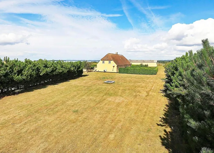 7 Person In Faaborg-by Traum *